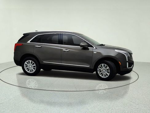 Used 2019 Cadillac XT5 FWD image 6