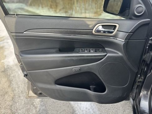 Used 2015 Jeep Grand Cherokee Limited image 9