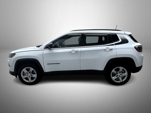 Used 2023 Jeep Compass Latitude w/ Mopar Graphics Package AWD/4WD image 8