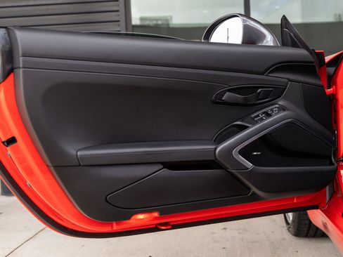 Certified 2019 Porsche 911 Carrera T RWD image 25