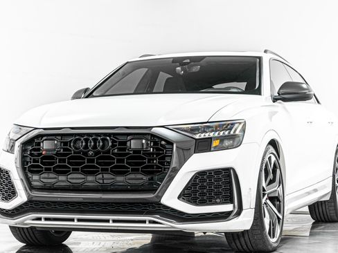 Used 2021 Audi RS Q8 w/ Carbon Optic Package AWD/4WD image 3