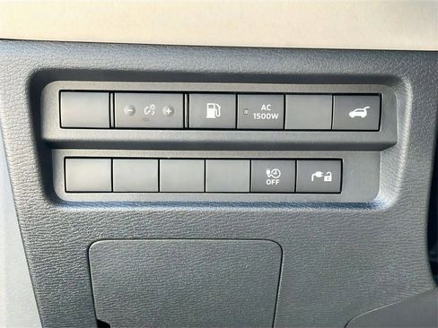 New 2025 Mitsubishi Outlander SEL image 12