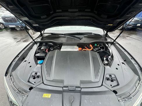 Used 2019 Audi e-tron Premium Plus image 28