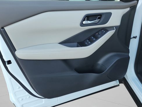 New 2025 Nissan Rogue SV image 19