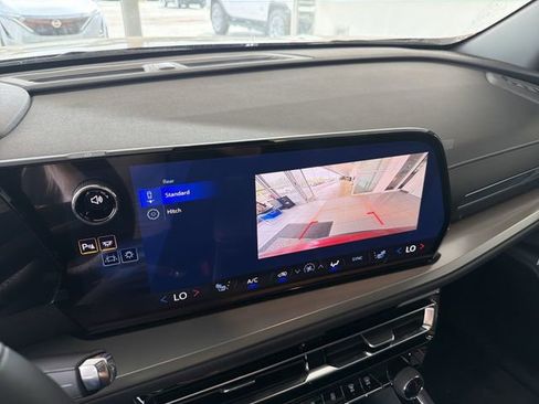 New 2026 Chevrolet Traverse LT w/ Sun and Wheel Package AWD/4WD image 28