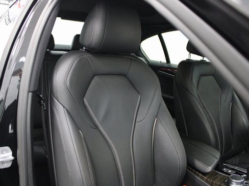 Used 2019 BMW 530i w/ Convenience Package image 33