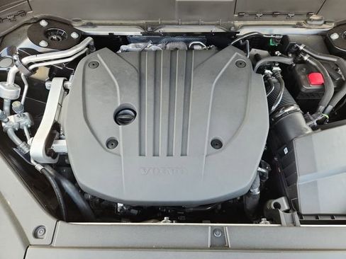 New 2025 Volvo XC90 B5 Plus w/ Protection Package Premier image 19