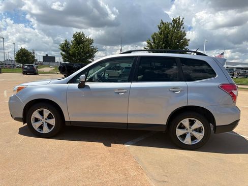 Used 2015 Subaru Forester 2.5i Limited AWD/4WD image 10