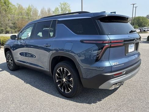 New 2026 Chevrolet Traverse LT w/ Sun and Wheel Package image 5