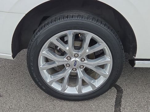 Used 2019 Ford Expedition Platinum RWD image 7