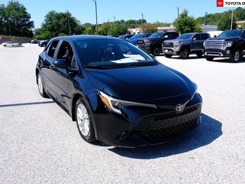 Used 2025 Toyota Corolla SE FWD image 1
