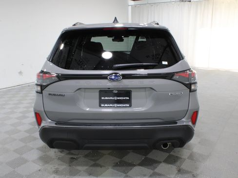 Used 2025 Subaru Forester Touring AWD/4WD image 28