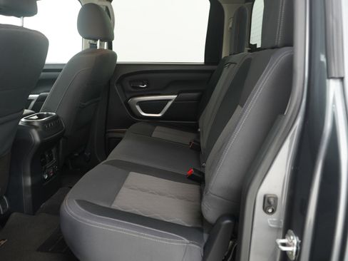 Used 2024 Nissan Titan SV w/ SV Convenience Package image 17