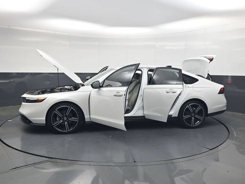 Certified 2026 Honda Accord SE image 40