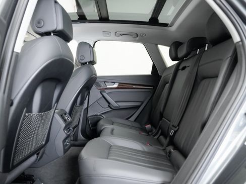 Used 2020 Audi Q5 e Premium Plus image 24