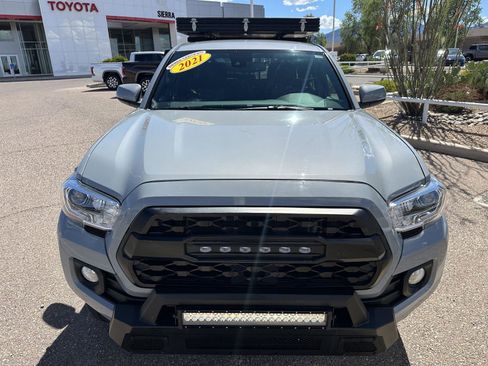 Used 2021 Toyota Tacoma TRD Off-Road image 12