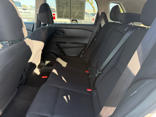 Used 2024 Nissan Rogue S AWD/4WD image 24