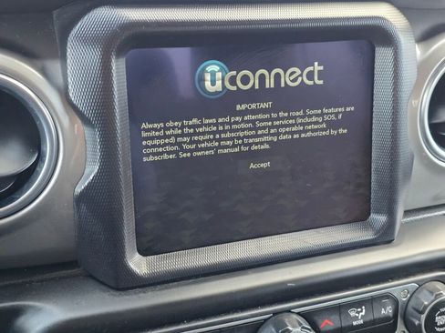 Used 2020 Jeep Gladiator Overland image 29