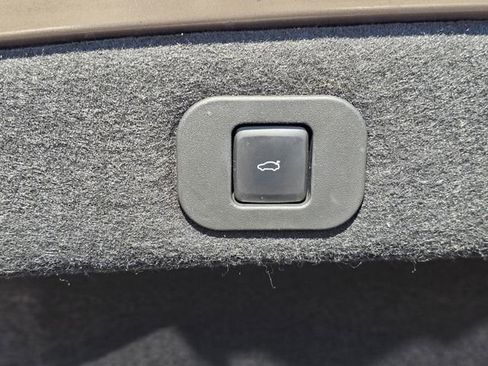 Used 2019 Lincoln Continental Reserve image 31