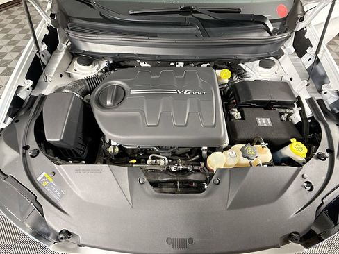 Used 2019 Jeep Cherokee Limited image 35