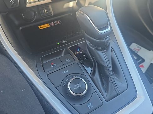 Certified 2025 Toyota RAV4 XLE Premium image 16