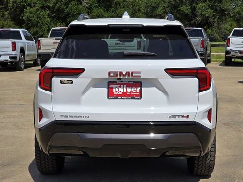 New 2027 GMC Terrain AT4 w/ Convenience Package III AWD/4WD image 4