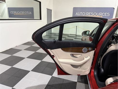 Used 2019 Mercedes-Benz C 300 Sedan image 15