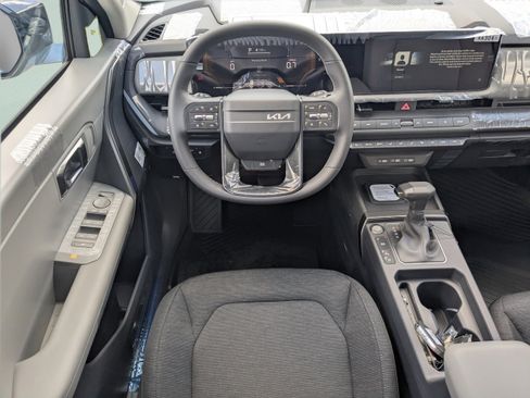New 2027 Kia Seltos S FWD image 13