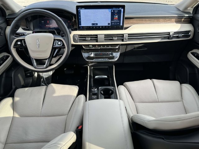 Used 2025 Lincoln Corsair Grand Touring w/ Equipment Group 302A AWD/4WD image 19