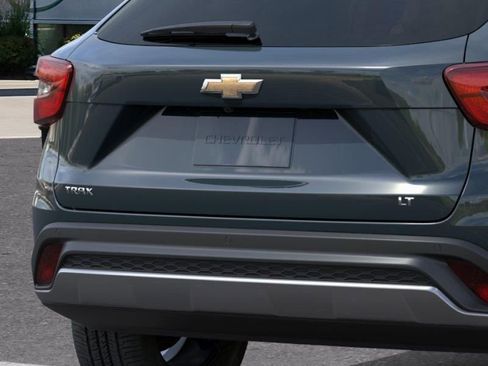 New 2026 Chevrolet Trax LT FWD image 14