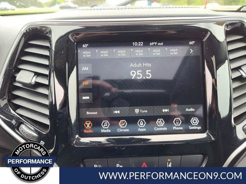 Used 2019 Jeep Cherokee Limited w/ Technology Group AWD/4WD image 18