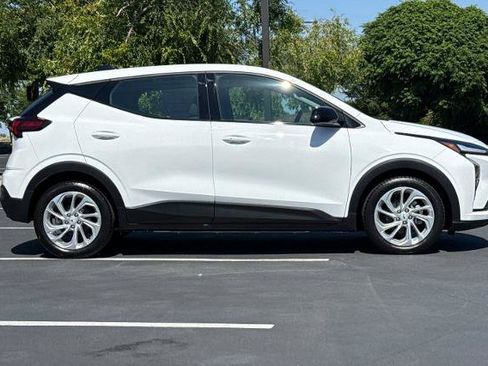 New 2027 Chevrolet Bolt LT FWD image 5
