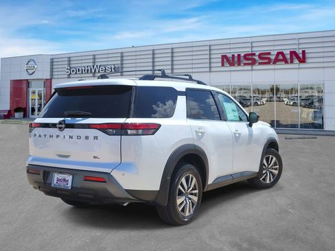New 2026 Nissan Pathfinder SL FWD image 5