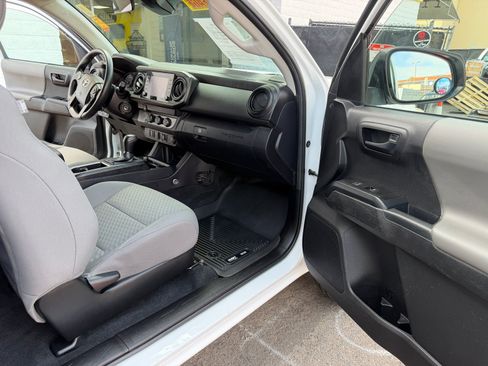 Used 2022 Toyota Tacoma SR RWD image 15