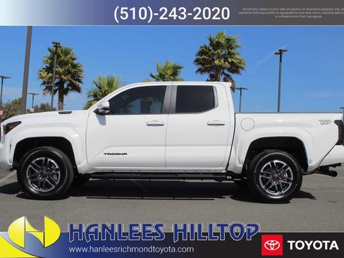 Used 2024 Toyota Tacoma TRD Sport image 2