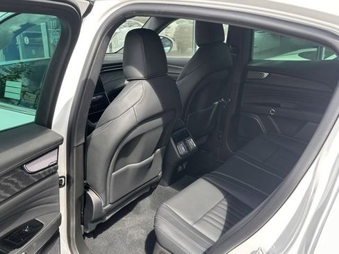 New 2025 Maserati Grecale GT image 7