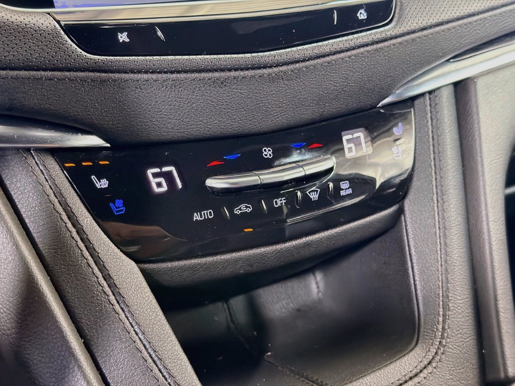 Used 2022 Cadillac XT5 Premium Luxury AWD/4WD image 17
