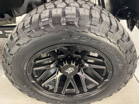 New 2025 Ford F250 Lariat w/ Lariat Ultimate Package image 4