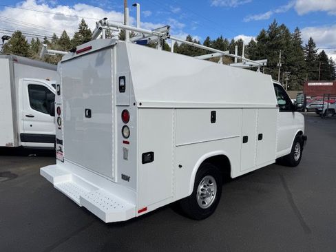 Used 2017 Chevrolet Express 3500 RWD image 10