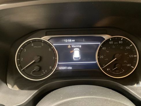 Used 2021 Nissan Rogue SV image 16