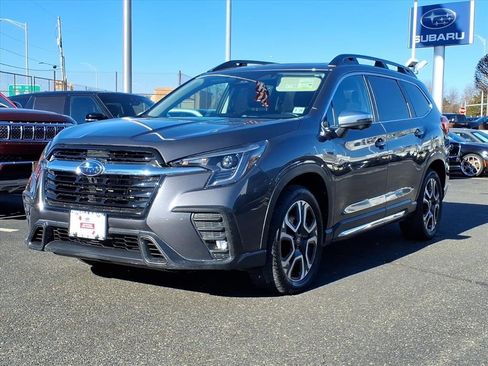 Certified 2023 Subaru Ascent Limited w/ Technology Package image 3