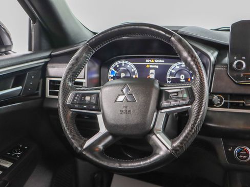 Used 2023 Mitsubishi Outlander SEL image 12