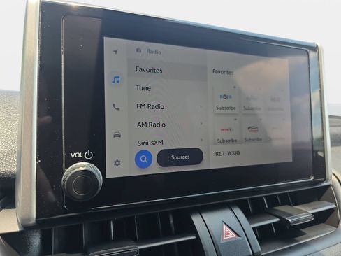 Used 2024 Toyota RAV4 XLE FWD image 20