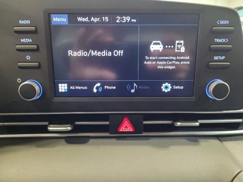 Used 2022 Hyundai Elantra SE FWD image 25