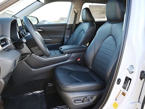 New 2026 Toyota Highlander XLE AWD/4WD image 12