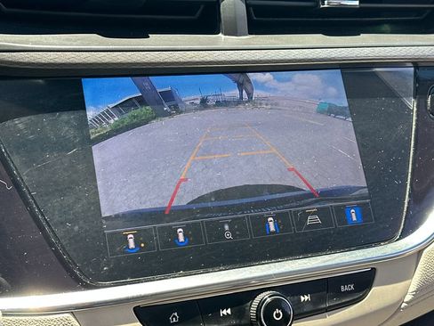 Used 2022 Buick Encore GX Select w/ Advanced Technology Package FWD image 17