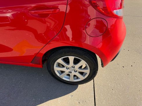 Used 2011 MAZDA MAZDA2 Touring image 5