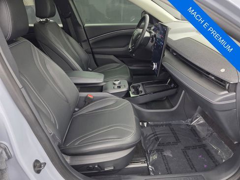 Used 2024 Ford Mustang Mach-E Premium image 29