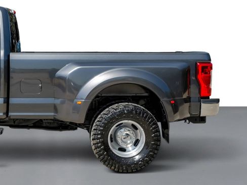 Used 2019 Ford F350 Lariat w/ Lariat Ultimate Package AWD/4WD image 11
