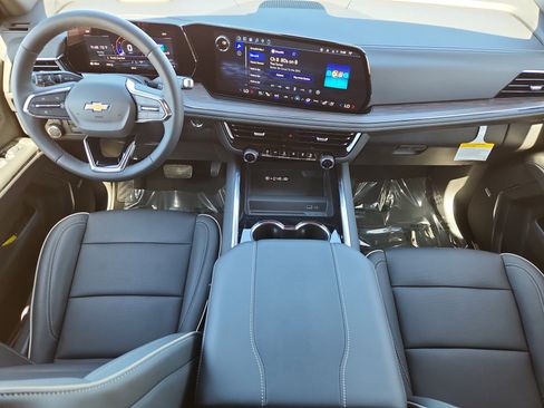 New 2026 Chevrolet Suburban Premier w/ Sun And Tow Package AWD/4WD image 8